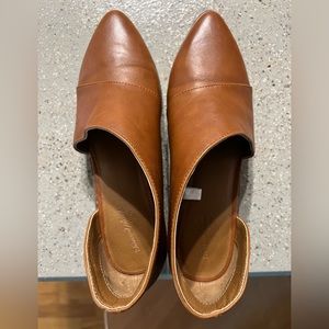 NEW Universal thread women’s shoes